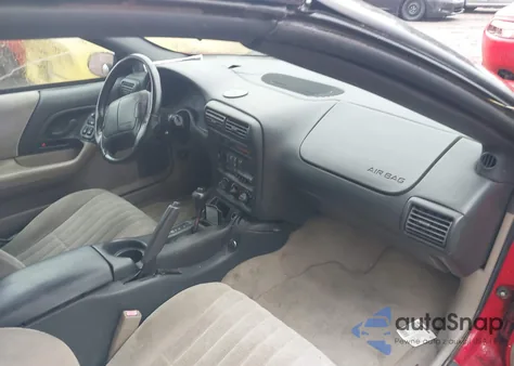 1997 Chevrolet Camaro z USA, uszkodzony, nr VIN 2G1FP22K4V2143242